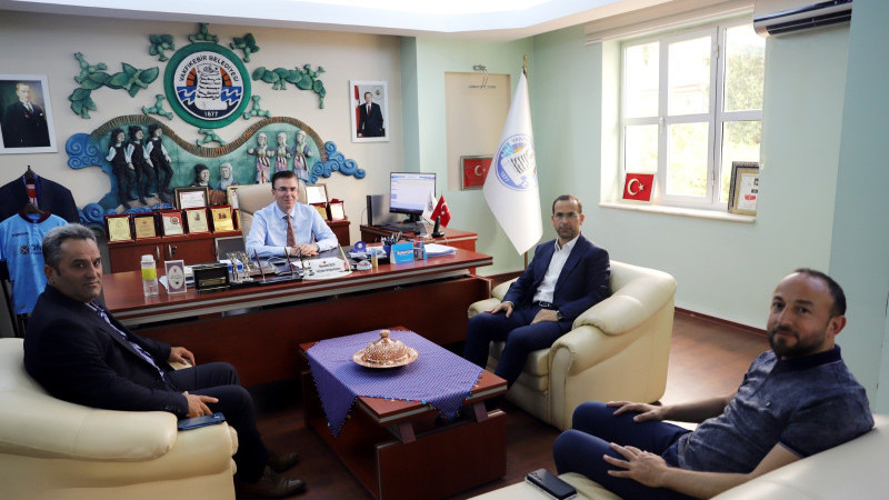 VAKFIKEBİR BELEDİYESİNE ÇİRKİN SALDIRI